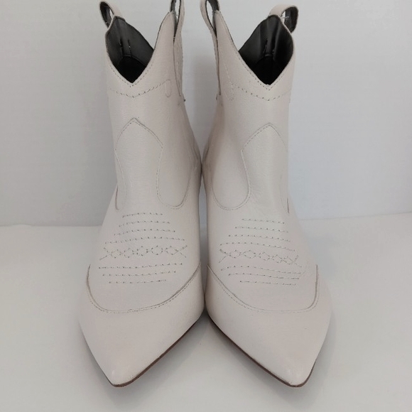 JESSICA SIMPSON Nelda Cream/Off White Leather Western Style Ankle Boot Size 9M - Picture 4 of 14